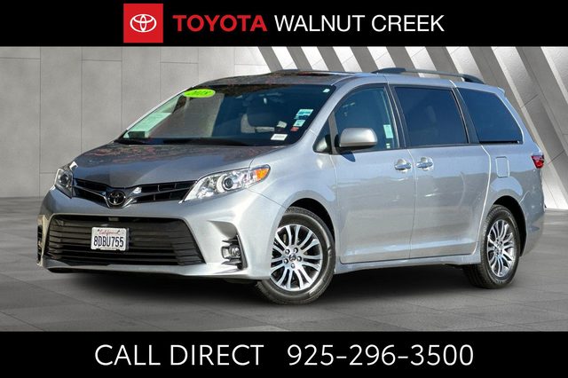 2018 Toyota Sienna XLE FWD photo