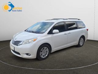 2015 Toyota Sienna XLE FWD photo