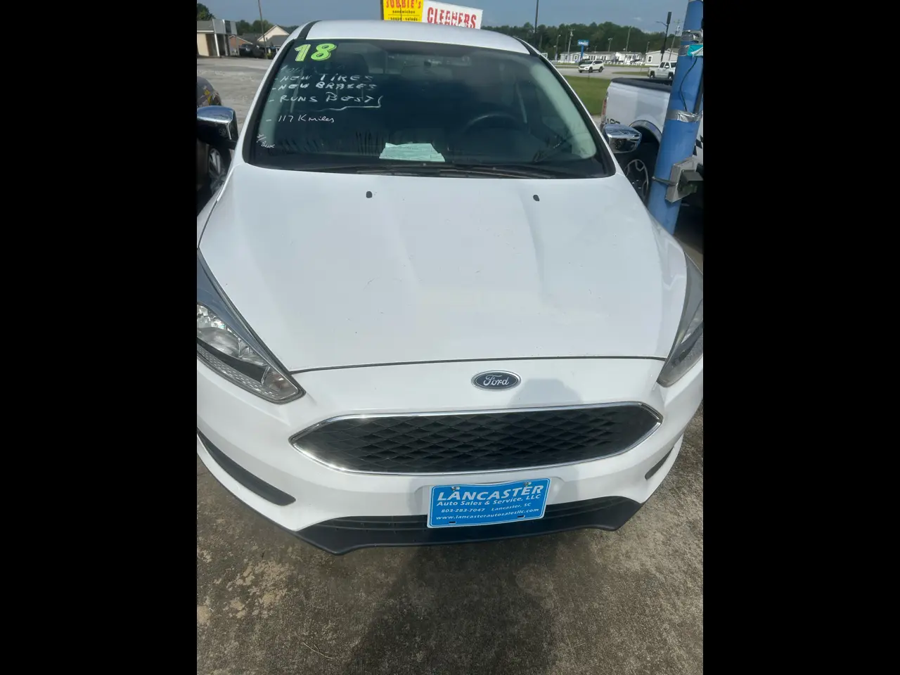 2018 Ford Focus SE FWD photo