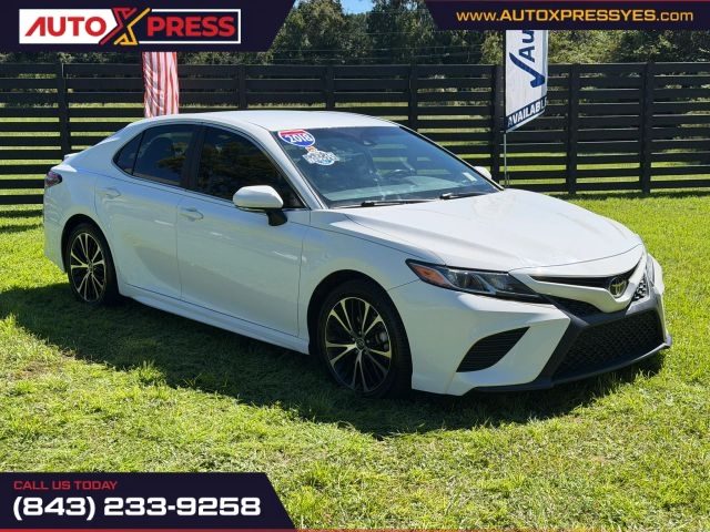 2018 Toyota Camry SE FWD photo