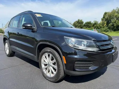 2017 Volkswagen Tiguan AWD photo