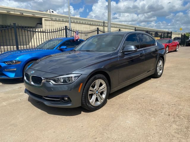 2018 BMW 3 Series 330i RWD photo