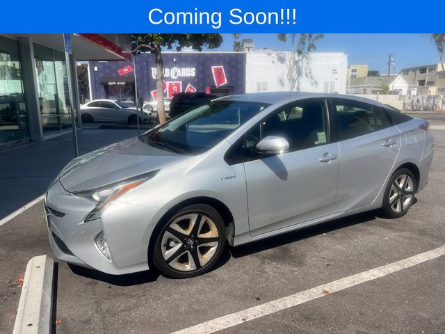 2018 Toyota Prius Three Touring FWD photo