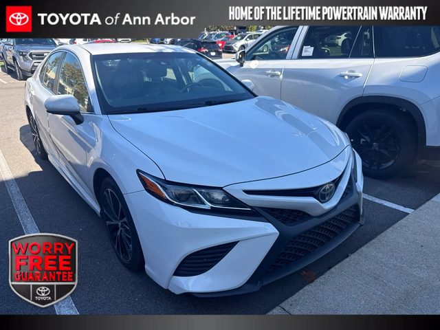 2018 Toyota Camry SE FWD photo