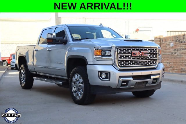 2018 GMC Sierra 2500HD Denali 4WD photo