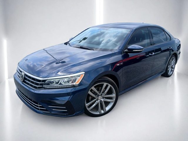 2018 Volkswagen Passat R-Line FWD photo