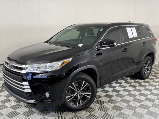 2018 Toyota Highlander LE Plus FWD photo