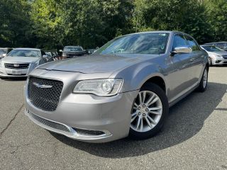 2017 Chrysler 300 Limited RWD photo