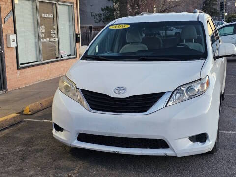 2016 Toyota Sienna LE FWD photo