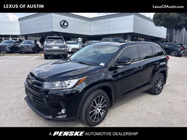 2018 Toyota Highlander SE FWD photo