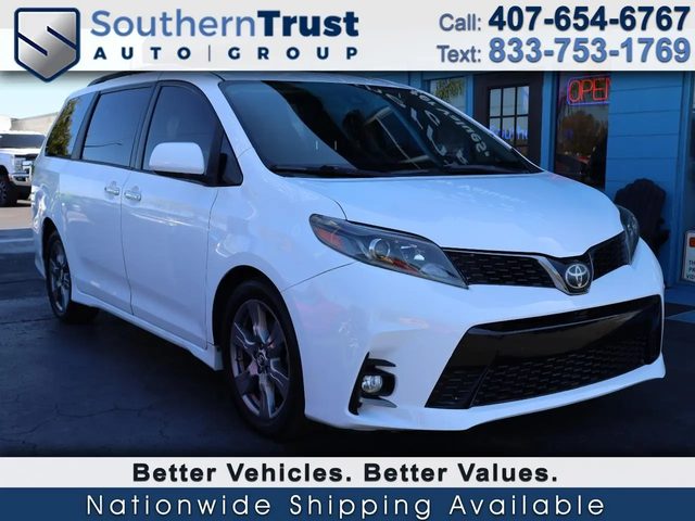2018 Toyota Sienna SE FWD photo