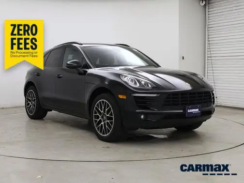 2018 Porsche Macan  AWD photo