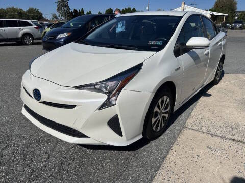 2018 Toyota Prius One FWD photo