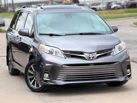 2018 Toyota Sienna XLE AWD photo
