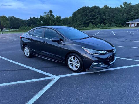 2017 Chevrolet Cruze LT FWD photo