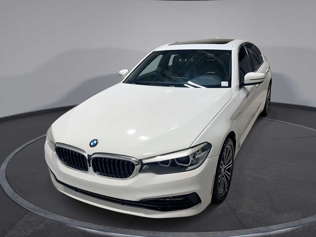 2018 BMW 5 Series 530e xDrive iPerformance AWD photo