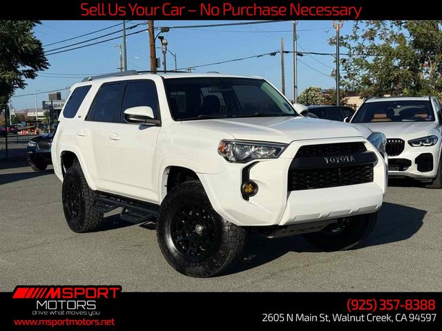 2018 Toyota 4Runner SR5 4WD photo