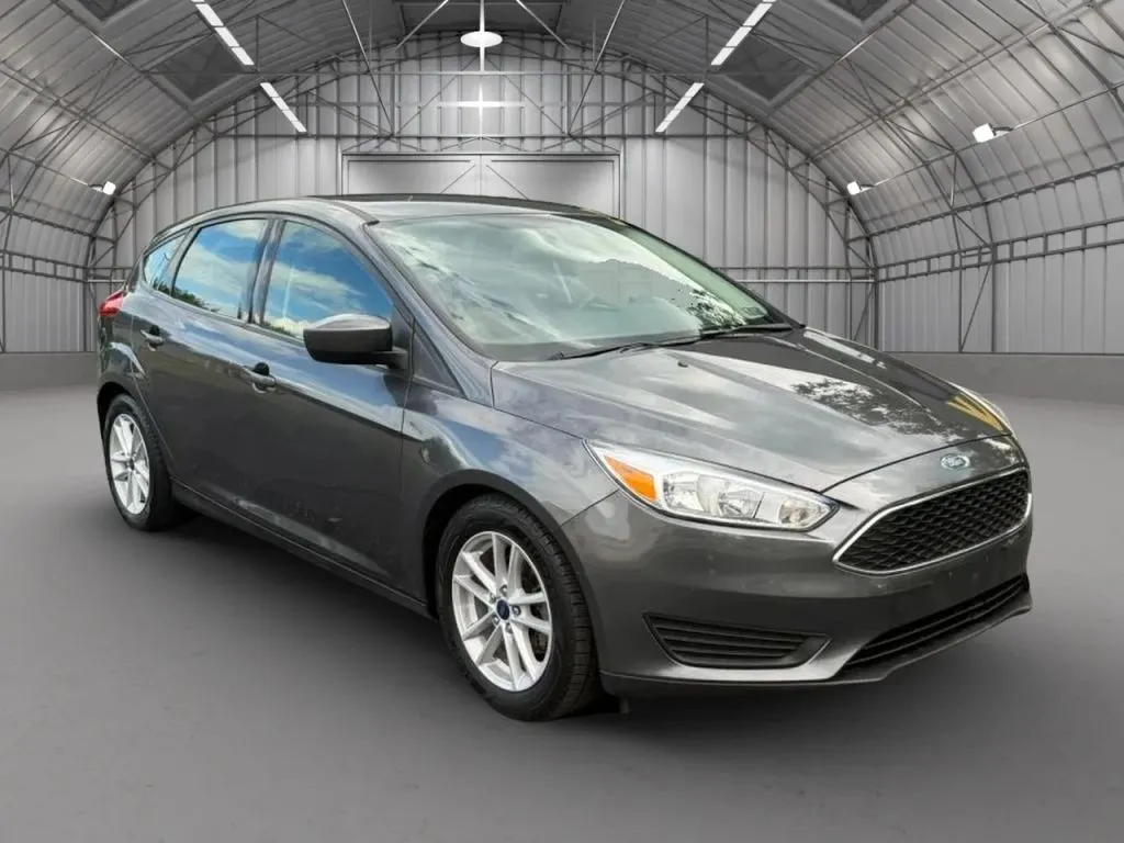 2018 Ford Focus SE FWD photo